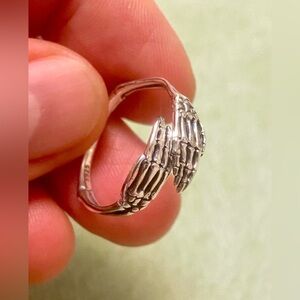 925 Silver Skeleton Hands Ring. Unisex. Size 8